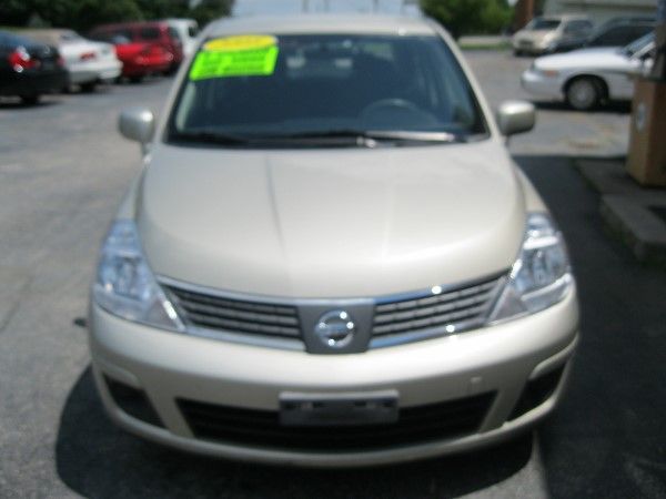 Nissan Versa 2008 photo 2