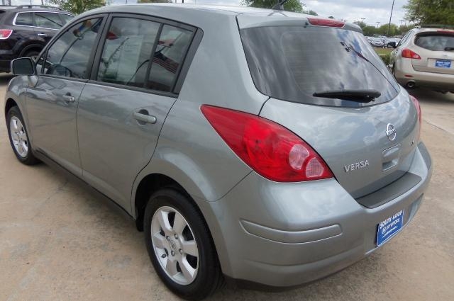 Nissan Versa 2008 photo 1