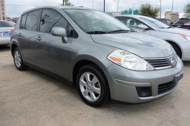 Nissan Versa 2008 photo 3