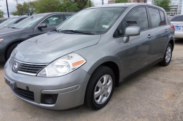 Nissan Versa 2008 photo 4