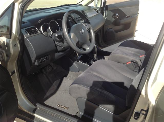 Nissan Versa 2008 photo 2