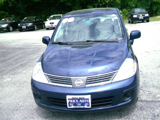 Nissan Versa 2008 photo 2