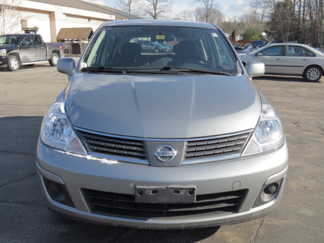 Nissan Versa 2008 photo 3