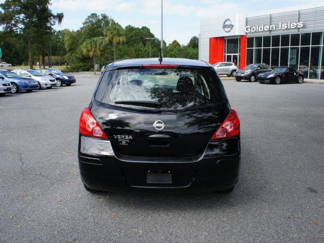 Nissan Versa 2009 photo 1