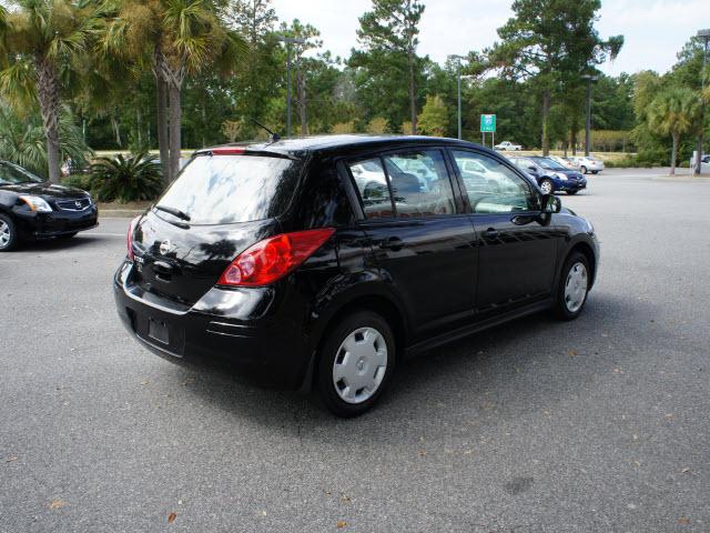 Nissan Versa 2009 photo 2