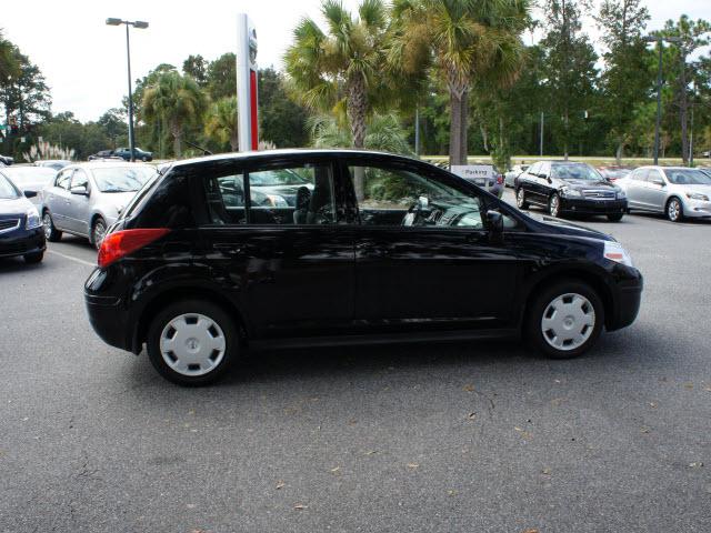 Nissan Versa 2009 photo 3