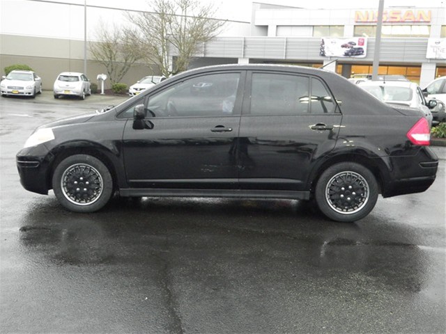 Nissan Versa 2009 photo 1