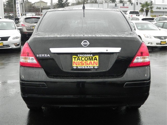 Nissan Versa 2009 photo 2
