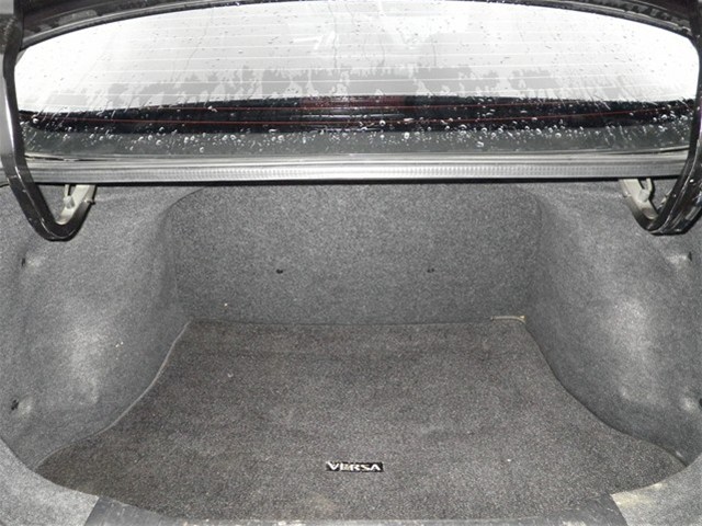 Nissan Versa 2009 photo 3