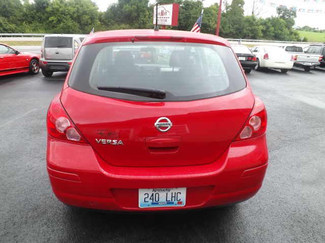 Nissan Versa 2009 photo 1