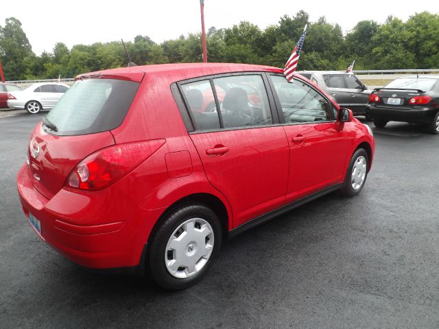 Nissan Versa 2009 photo 2