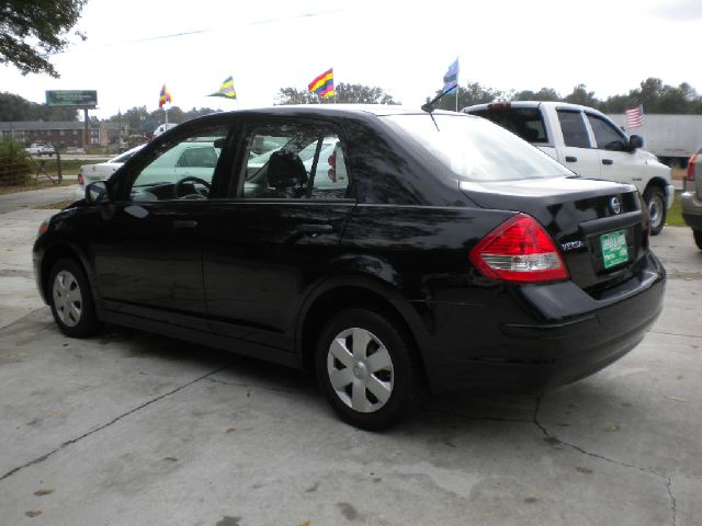 Nissan Versa 2009 photo 4