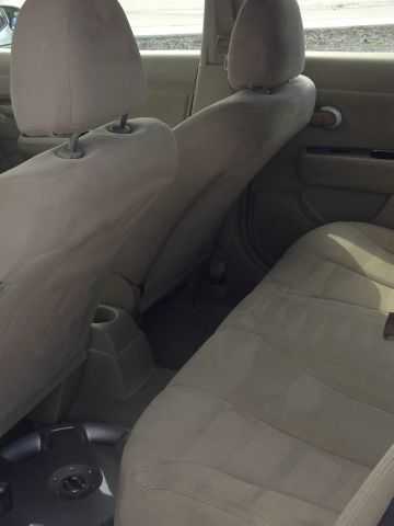 Nissan Versa 2009 photo 3