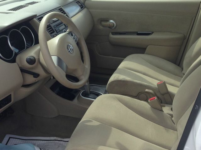 Nissan Versa 2009 photo 4