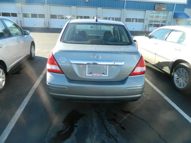 Nissan Versa 2009 photo 3