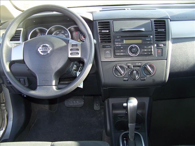 Nissan Versa 2009 photo 5