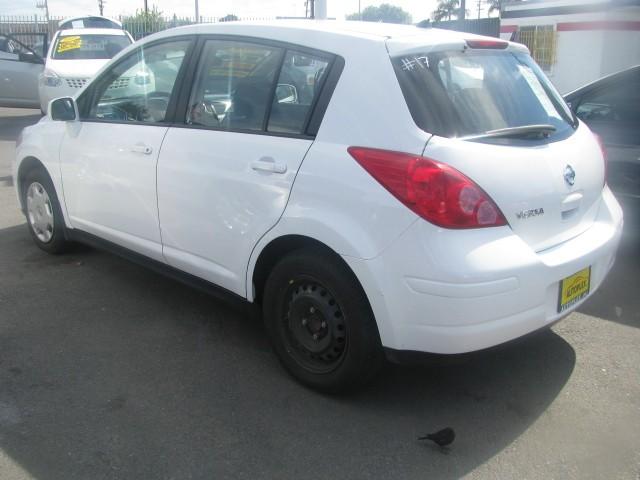Nissan Versa 2009 photo 1