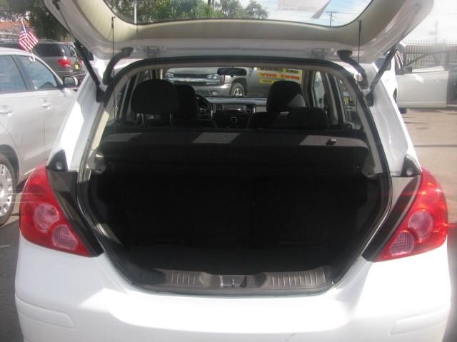 Nissan Versa 2009 photo 2