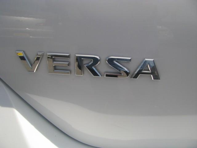 Nissan Versa 2009 photo 3