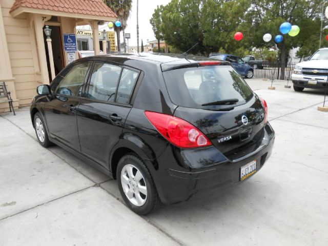 Nissan Versa 2009 photo 3