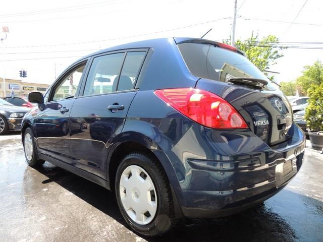 Nissan Versa 2009 photo 1