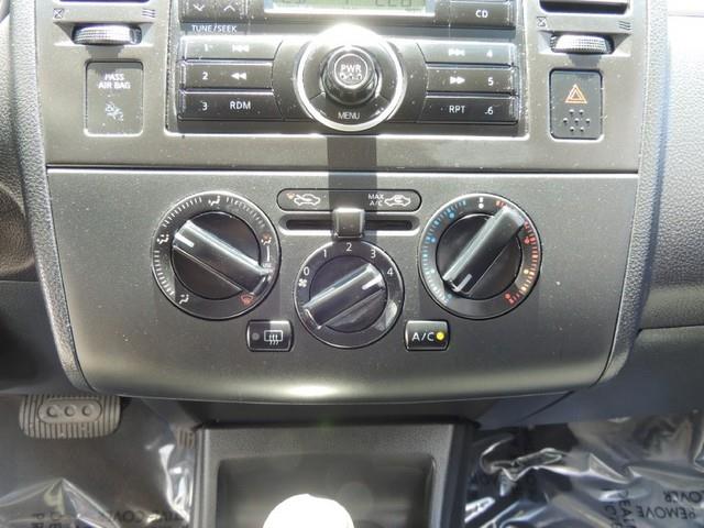 Nissan Versa 2009 photo 14