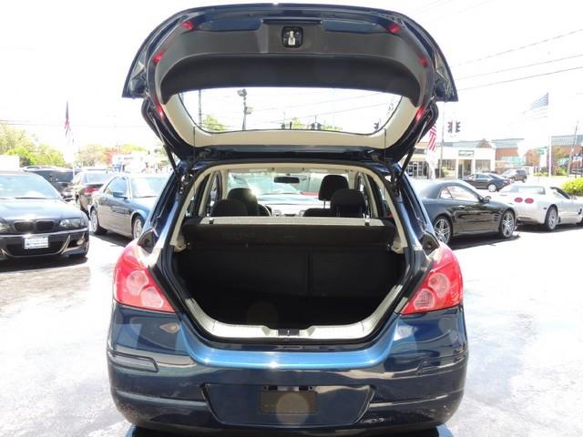 Nissan Versa 2009 photo 21