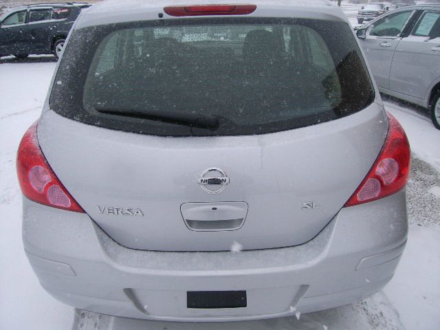 Nissan Versa 2009 photo 3
