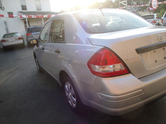 Nissan Versa EX-L Sedan AT With Navigation Sedan