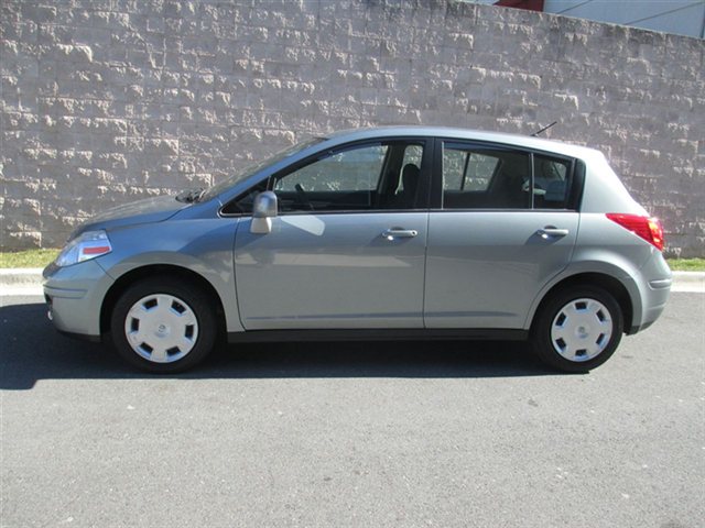 Nissan Versa 2009 photo 1