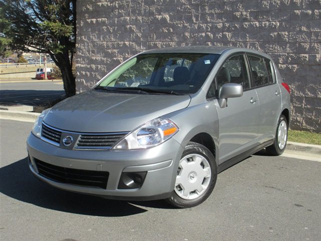 Nissan Versa 2009 photo 3