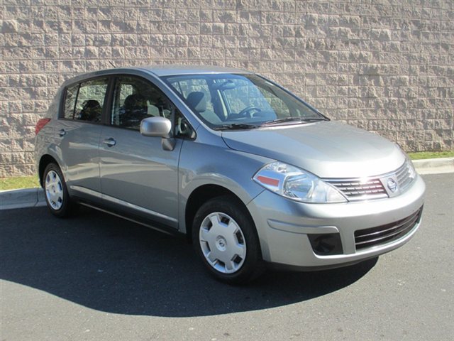 Nissan Versa 2009 photo 5