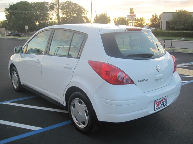 Nissan Versa 2009 photo 1