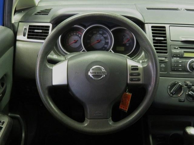 Nissan Versa 2009 photo 21