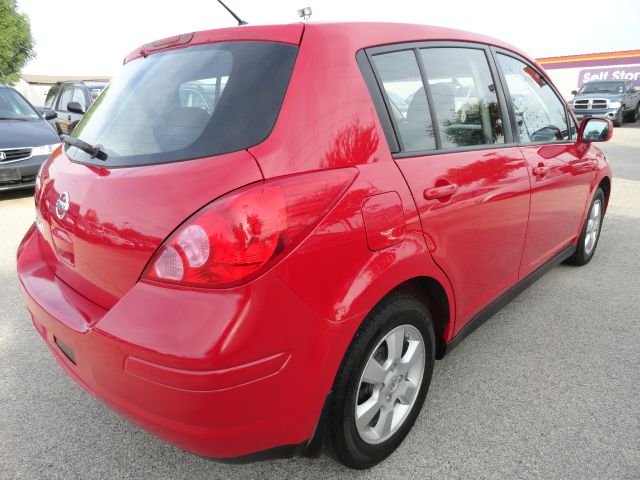 Nissan Versa 2009 photo 18