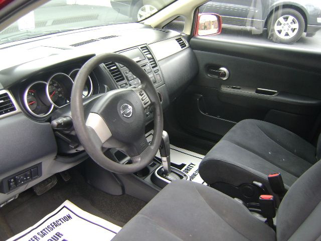 Nissan Versa 2009 photo 4