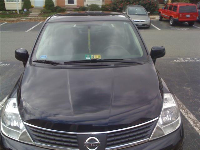 Nissan Versa Unknown Sedan