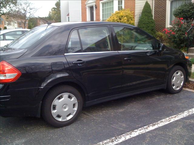 Nissan Versa 2009 photo 2