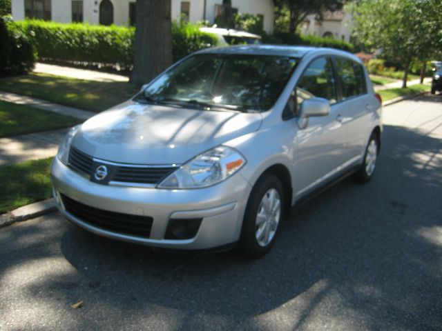 Nissan Versa 2009 photo 1