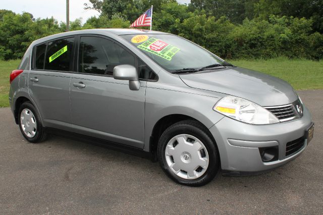 Nissan Versa 2009 photo 4