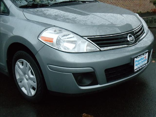 Nissan Versa 2010 photo 4