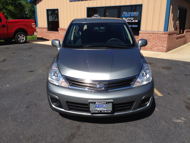 Nissan Versa 2010 photo 16