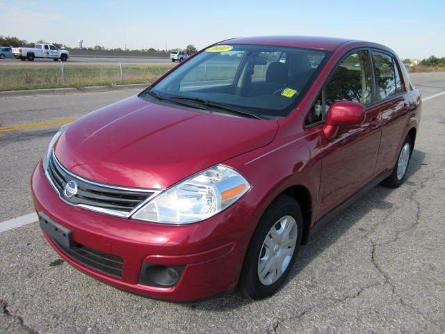 Nissan Versa 2010 photo 3