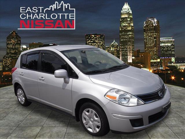 Nissan Versa 2010 photo 1
