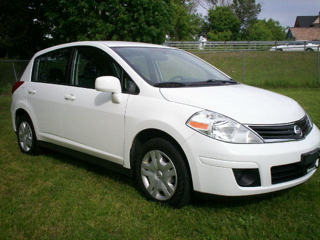 Nissan Versa 2010 photo 5