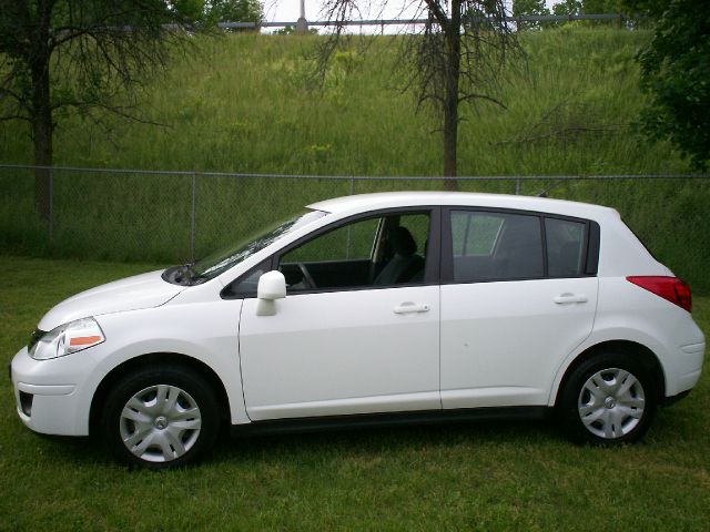 Nissan Versa 2010 photo 6