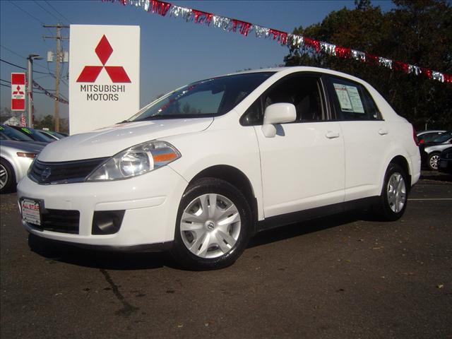 Nissan Versa E43 Sedan