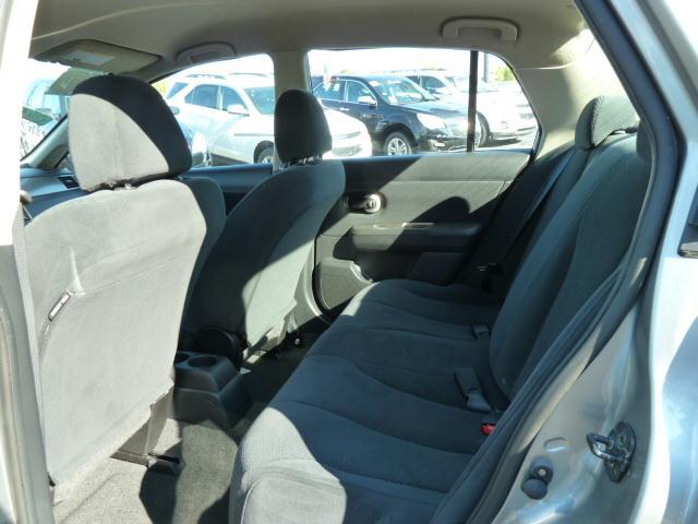 Nissan Versa 2010 photo 5