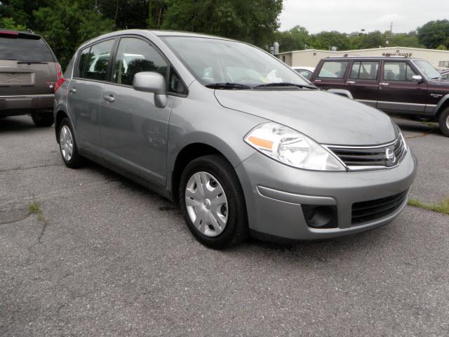 Nissan Versa 2010 photo 3