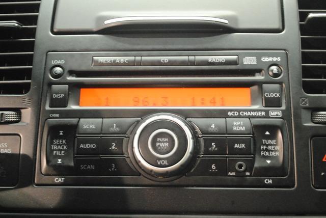 Nissan Versa 2011 photo 18